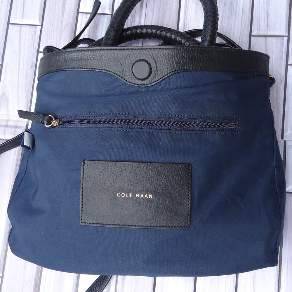 COLE HAAN black genuine leather crossbody bag. - Picture 11 of 16